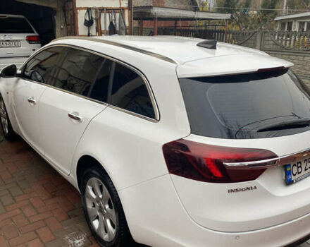 Белый Опель Инсигния, объемом двигателя 1.96 л и пробегом 180 тыс. км за 14350 $, фото 3 на Automoto.ua