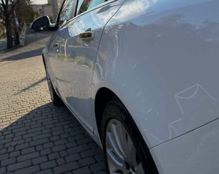 Белый Опель Инсигния, объемом двигателя 1.6 л и пробегом 234 тыс. км за 11600 $, фото 7 на Automoto.ua