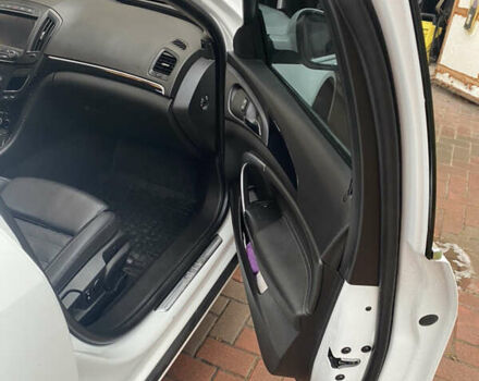 Белый Опель Инсигния, объемом двигателя 1.96 л и пробегом 180 тыс. км за 14350 $, фото 12 на Automoto.ua