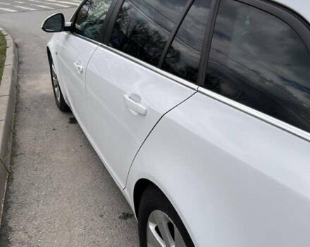 Белый Опель Инсигния, объемом двигателя 2 л и пробегом 325 тыс. км за 10000 $, фото 17 на Automoto.ua