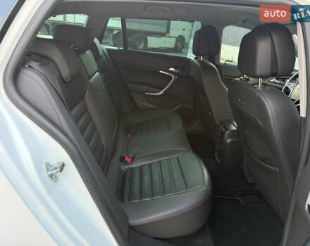 Белый Опель Инсигния, объемом двигателя 2 л и пробегом 340 тыс. км за 9600 $, фото 13 на Automoto.ua