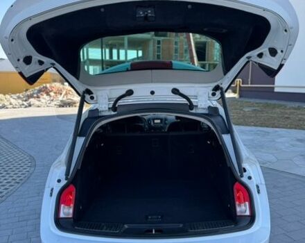 Білий Опель Інсігнія, об'ємом двигуна 1.6 л та пробігом 288 тис. км за 8300 $, фото 26 на Automoto.ua