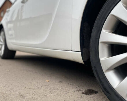 Белый Опель Инсигния, объемом двигателя 1.6 л и пробегом 214 тыс. км за 11300 $, фото 6 на Automoto.ua