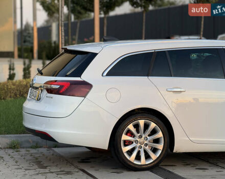 Белый Опель Инсигния, объемом двигателя 2 л и пробегом 340 тыс. км за 9600 $, фото 3 на Automoto.ua