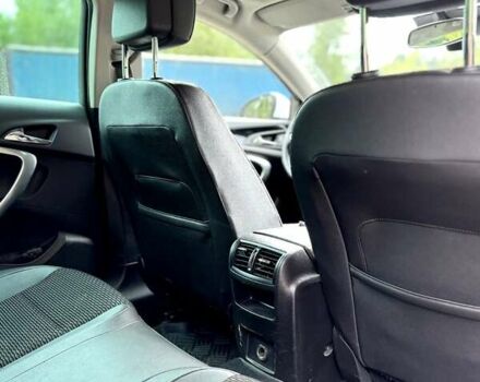 Белый Опель Инсигния, объемом двигателя 1.96 л и пробегом 258 тыс. км за 9600 $, фото 15 на Automoto.ua