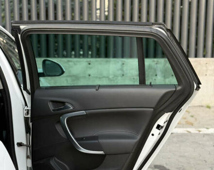 Белый Опель Инсигния, объемом двигателя 2 л и пробегом 340 тыс. км за 9600 $, фото 22 на Automoto.ua