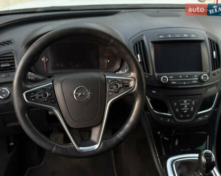 Белый Опель Инсигния, объемом двигателя 2 л и пробегом 340 тыс. км за 9600 $, фото 7 на Automoto.ua