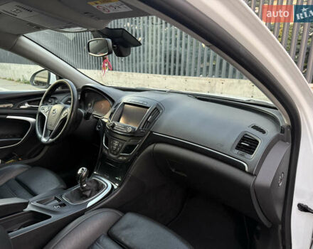 Белый Опель Инсигния, объемом двигателя 2 л и пробегом 340 тыс. км за 9600 $, фото 20 на Automoto.ua