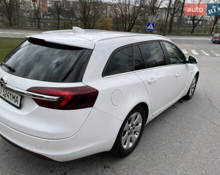 Белый Опель Инсигния, объемом двигателя 2 л и пробегом 325 тыс. км за 10000 $, фото 8 на Automoto.ua