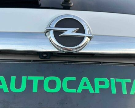 Белый Опель Инсигния, объемом двигателя 2 л и пробегом 256 тыс. км за 12990 $, фото 18 на Automoto.ua