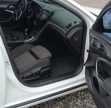 Білий Опель Інсігнія, об'ємом двигуна 1.6 л та пробігом 227 тис. км за 9500 $, фото 19 на Automoto.ua