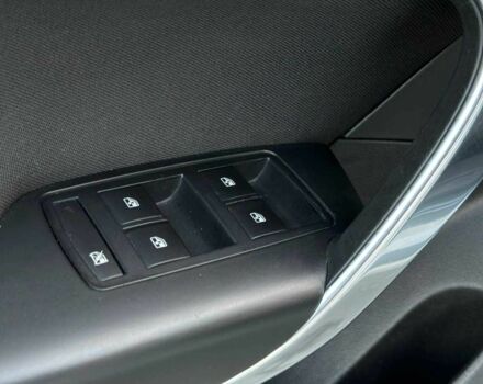 Белый Опель Инсигния, объемом двигателя 2 л и пробегом 256 тыс. км за 12990 $, фото 8 на Automoto.ua