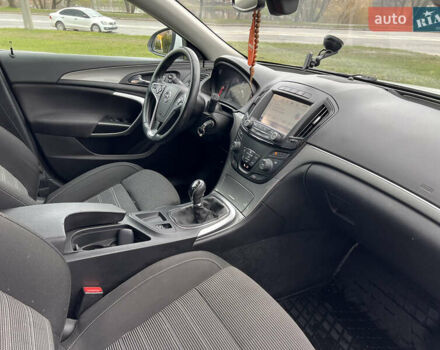 Белый Опель Инсигния, объемом двигателя 2 л и пробегом 325 тыс. км за 10000 $, фото 11 на Automoto.ua