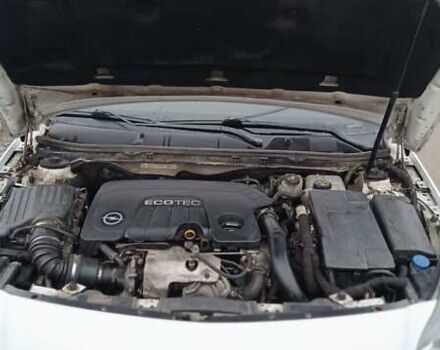 Білий Опель Інсігнія, об'ємом двигуна 1.6 л та пробігом 227 тис. км за 9500 $, фото 8 на Automoto.ua