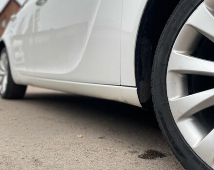 Белый Опель Инсигния, объемом двигателя 1.6 л и пробегом 211 тыс. км за 11500 $, фото 3 на Automoto.ua