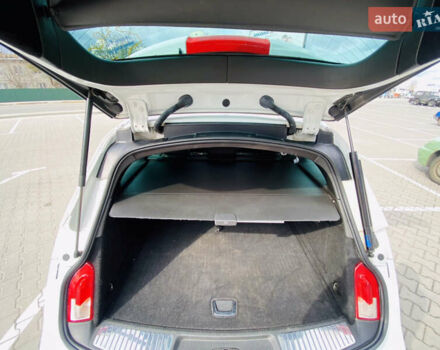 Белый Опель Инсигния, объемом двигателя 1.96 л и пробегом 250 тыс. км за 11200 $, фото 9 на Automoto.ua