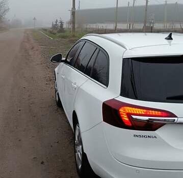 Білий Опель Інсігнія, об'ємом двигуна 1.6 л та пробігом 227 тис. км за 9500 $, фото 3 на Automoto.ua