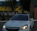 Белый Опель Инсигния, объемом двигателя 1.96 л и пробегом 299 тыс. км за 11000 $, фото 1 на Automoto.ua