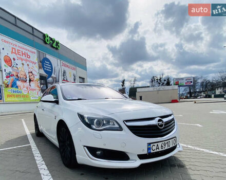 Белый Опель Инсигния, объемом двигателя 1.96 л и пробегом 250 тыс. км за 11200 $, фото 6 на Automoto.ua