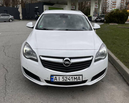 Белый Опель Инсигния, объемом двигателя 2 л и пробегом 325 тыс. км за 10000 $, фото 1 на Automoto.ua