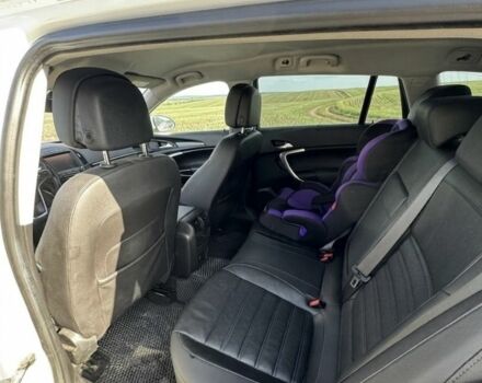 Белый Опель Инсигния, объемом двигателя 2 л и пробегом 192 тыс. км за 15000 $, фото 6 на Automoto.ua