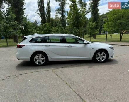 Белый Опель Инсигния, объемом двигателя 1.6 л и пробегом 190 тыс. км за 11350 $, фото 5 на Automoto.ua