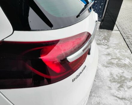 Білий Опель Інсігнія, об'ємом двигуна 1.6 л та пробігом 232 тис. км за 11050 $, фото 4 на Automoto.ua