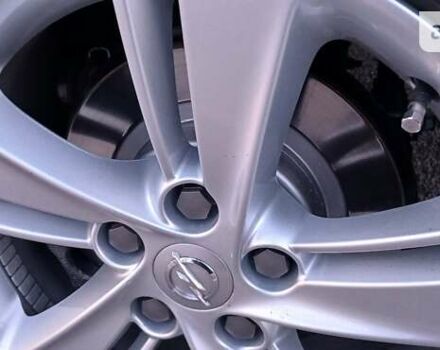 Білий Опель Інсігнія, об'ємом двигуна 1.6 л та пробігом 153 тис. км за 16545 $, фото 38 на Automoto.ua