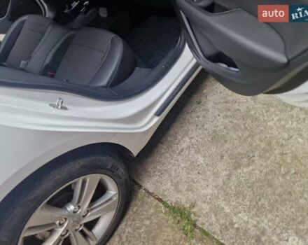 Белый Опель Инсигния, объемом двигателя 1.96 л и пробегом 223 тыс. км за 15000 $, фото 11 на Automoto.ua