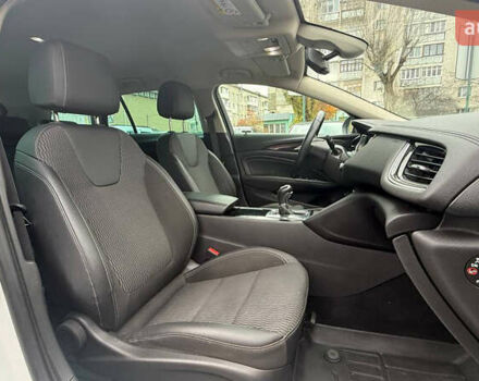 Белый Опель Инсигния, объемом двигателя 1.96 л и пробегом 191 тыс. км за 14900 $, фото 21 на Automoto.ua