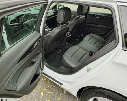 Белый Опель Инсигния, объемом двигателя 2 л и пробегом 245 тыс. км за 15700 $, фото 8 на Automoto.ua