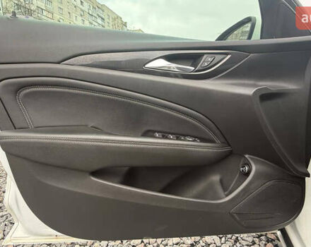 Белый Опель Инсигния, объемом двигателя 1.96 л и пробегом 191 тыс. км за 14900 $, фото 16 на Automoto.ua