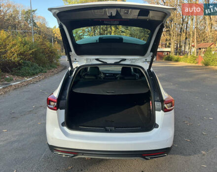 Белый Опель Инсигния, объемом двигателя 2 л и пробегом 227 тыс. км за 15400 $, фото 18 на Automoto.ua