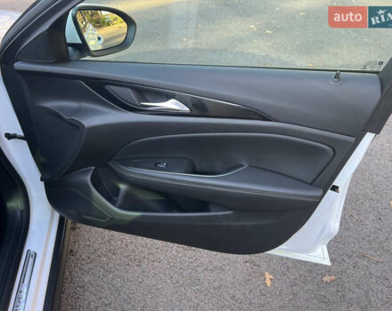 Белый Опель Инсигния, объемом двигателя 2 л и пробегом 227 тыс. км за 15400 $, фото 24 на Automoto.ua