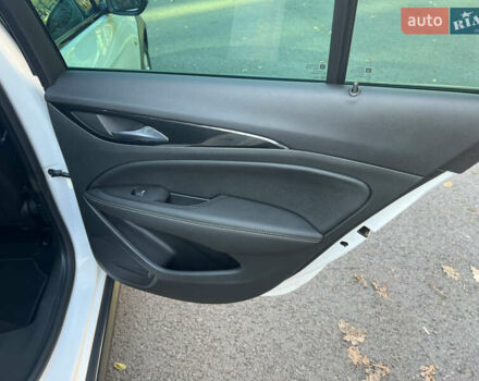 Белый Опель Инсигния, объемом двигателя 2 л и пробегом 227 тыс. км за 15400 $, фото 22 на Automoto.ua