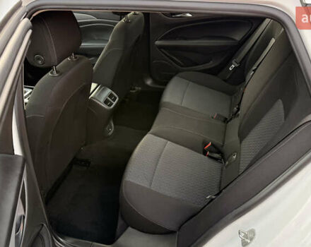 Белый Опель Инсигния, объемом двигателя 1.96 л и пробегом 149 тыс. км за 15900 $, фото 26 на Automoto.ua