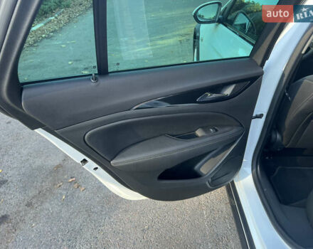 Белый Опель Инсигния, объемом двигателя 2 л и пробегом 227 тыс. км за 15400 $, фото 14 на Automoto.ua