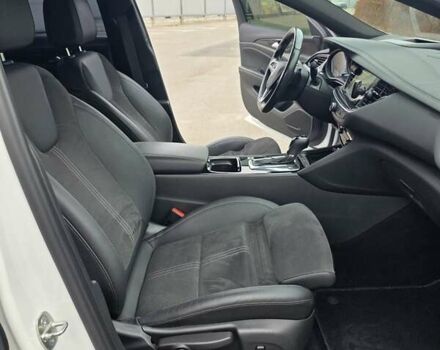 Білий Опель Інсігнія, об'ємом двигуна 2 л та пробігом 225 тис. км за 16500 $, фото 45 на Automoto.ua