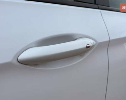 Белый Опель Инсигния, объемом двигателя 1.96 л и пробегом 149 тыс. км за 15900 $, фото 16 на Automoto.ua