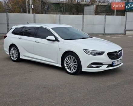 Білий Опель Інсігнія, об'ємом двигуна 2 л та пробігом 225 тис. км за 16500 $, фото 2 на Automoto.ua