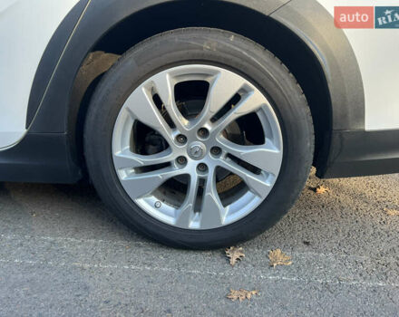 Белый Опель Инсигния, объемом двигателя 2 л и пробегом 227 тыс. км за 15400 $, фото 10 на Automoto.ua