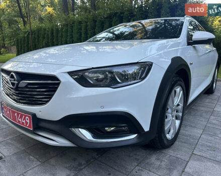 Белый Опель Инсигния, объемом двигателя 2 л и пробегом 220 тыс. км за 15700 $, фото 2 на Automoto.ua