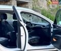 Білий Опель Інсігнія, об'ємом двигуна 1.6 л та пробігом 228 тис. км за 15800 $, фото 45 на Automoto.ua