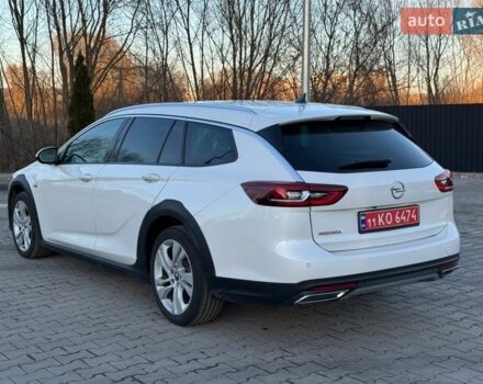 Белый Опель Инсигния, объемом двигателя 2 л и пробегом 223 тыс. км за 16200 $, фото 4 на Automoto.ua