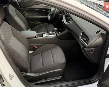 Белый Опель Инсигния, объемом двигателя 1.96 л и пробегом 149 тыс. км за 15900 $, фото 28 на Automoto.ua