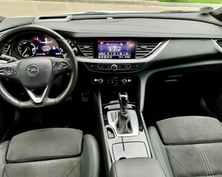 Белый Опель Инсигния, объемом двигателя 2 л и пробегом 189 тыс. км за 18600 $, фото 10 на Automoto.ua