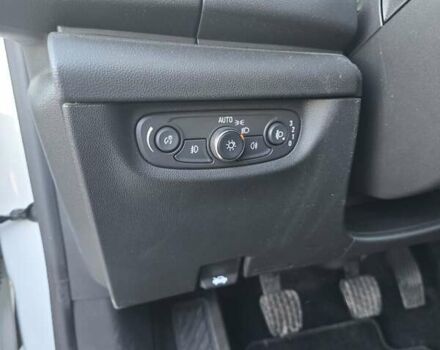 Белый Опель Инсигния, объемом двигателя 2 л и пробегом 153 тыс. км за 16800 $, фото 16 на Automoto.ua