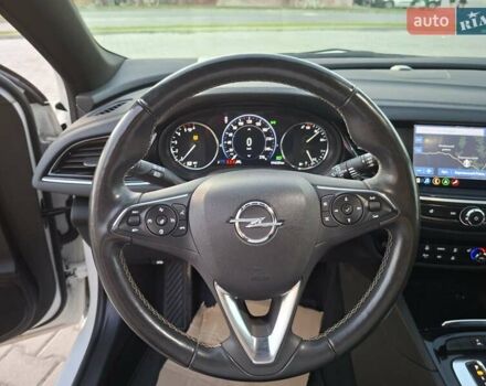 Белый Опель Инсигния, объемом двигателя 1.96 л и пробегом 193 тыс. км за 17999 $, фото 22 на Automoto.ua