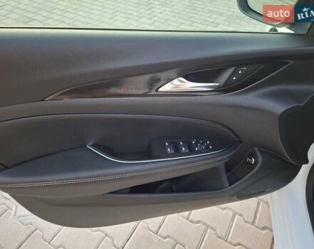 Белый Опель Инсигния, объемом двигателя 1.96 л и пробегом 193 тыс. км за 17999 $, фото 33 на Automoto.ua