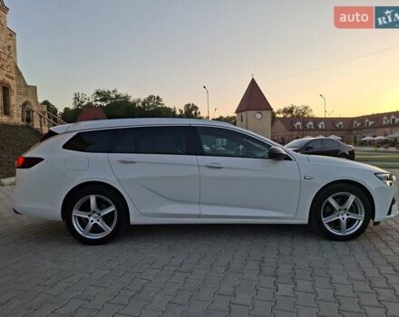 Белый Опель Инсигния, объемом двигателя 1.96 л и пробегом 193 тыс. км за 17999 $, фото 6 на Automoto.ua